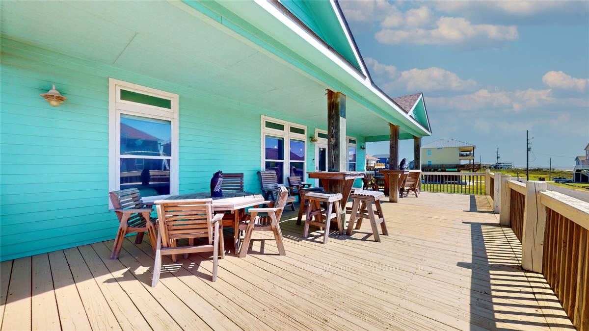 Apartment for rent at 1121 Blue Water Dr, Port Bolivar, TX 77650
