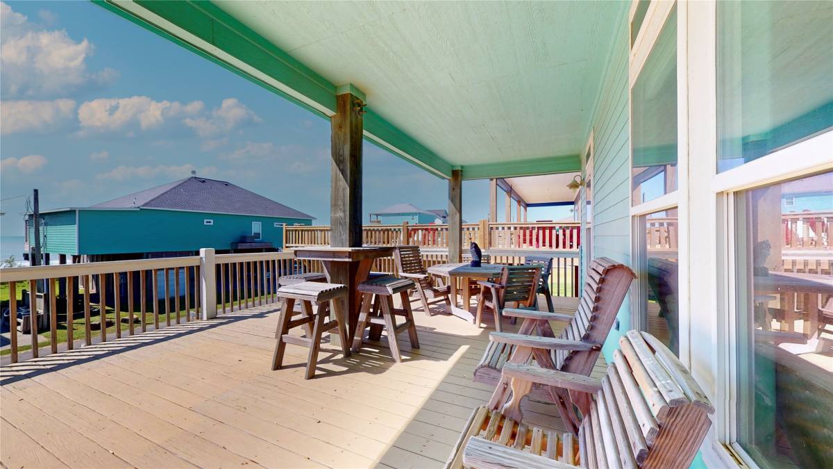 Apartment for rent at 1121 Blue Water Dr, Port Bolivar, TX 77650