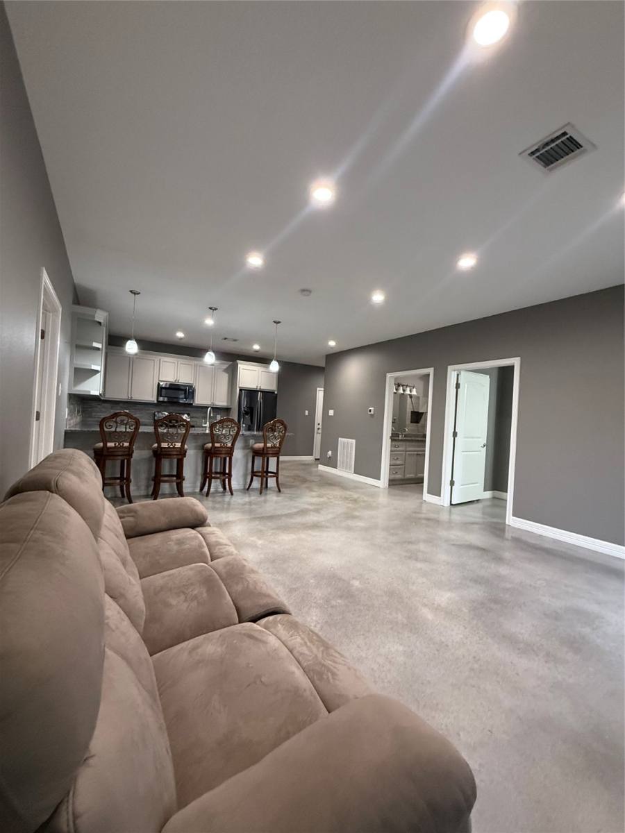 Apartment for rent at 17980 Farm To Market Rd #2090, Conroe, TX 77306