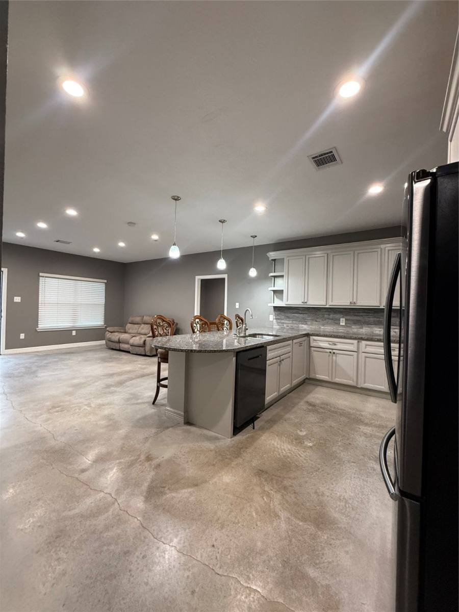 Apartment for rent at 17980 Farm To Market Rd #2090, Conroe, TX 77306