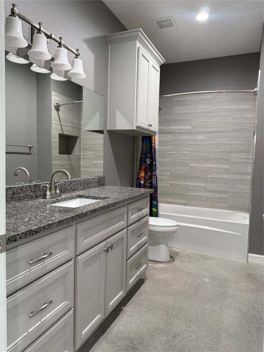 Apartment for rent at 17980 Farm To Market Rd #2090, Conroe, TX 77306