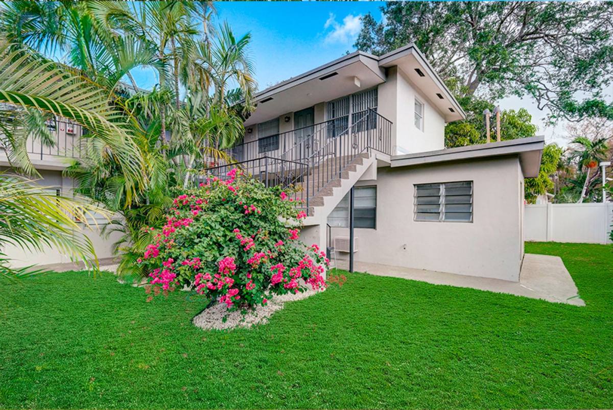 Apartment for rent at 515 SE 9th St, Fort Lauderdale, FL 33316
