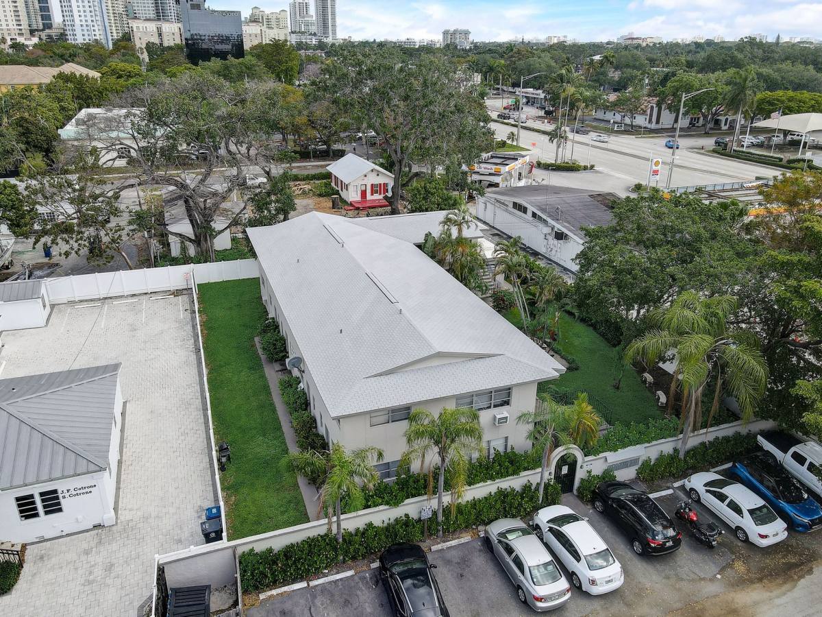 Apartment for rent at 515 SE 9th St, Fort Lauderdale, FL 33316