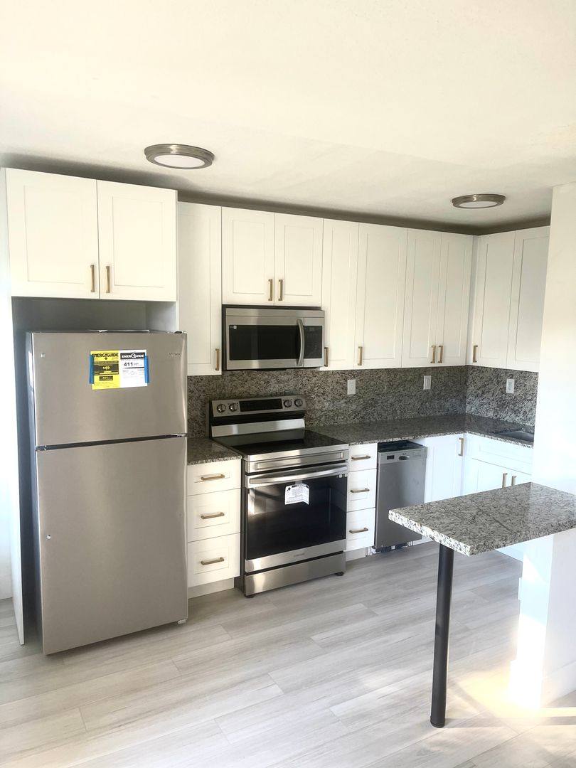 Apartment for rent at 515 SE 9th St, Fort Lauderdale, FL 33316