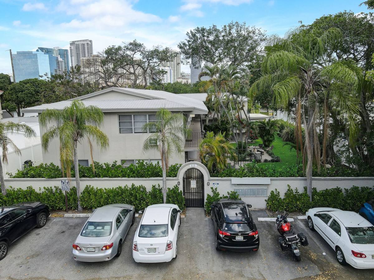 Apartment for rent at 515 SE 9th St, Fort Lauderdale, FL 33316