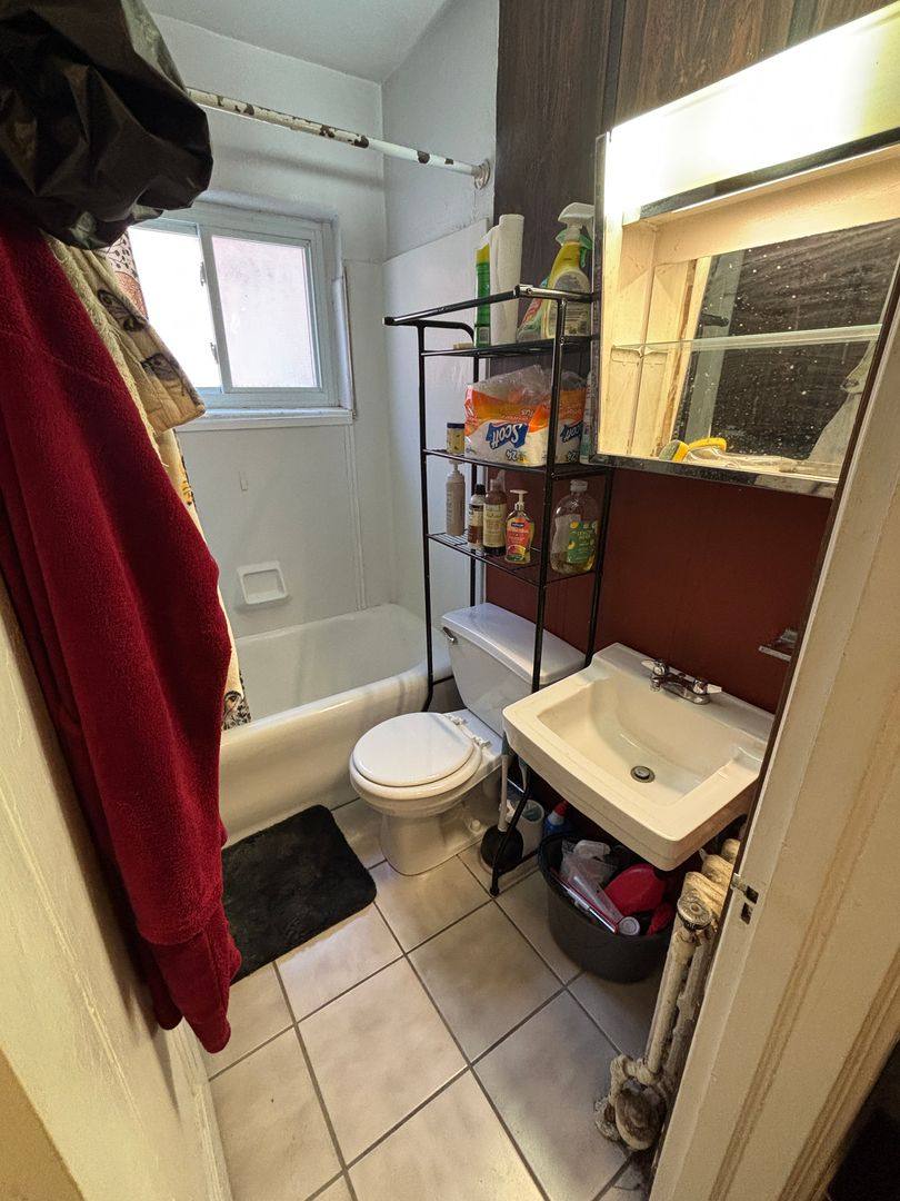 Apartment for rent at 4825 Centre Ave, Pittsburgh, PA 15213