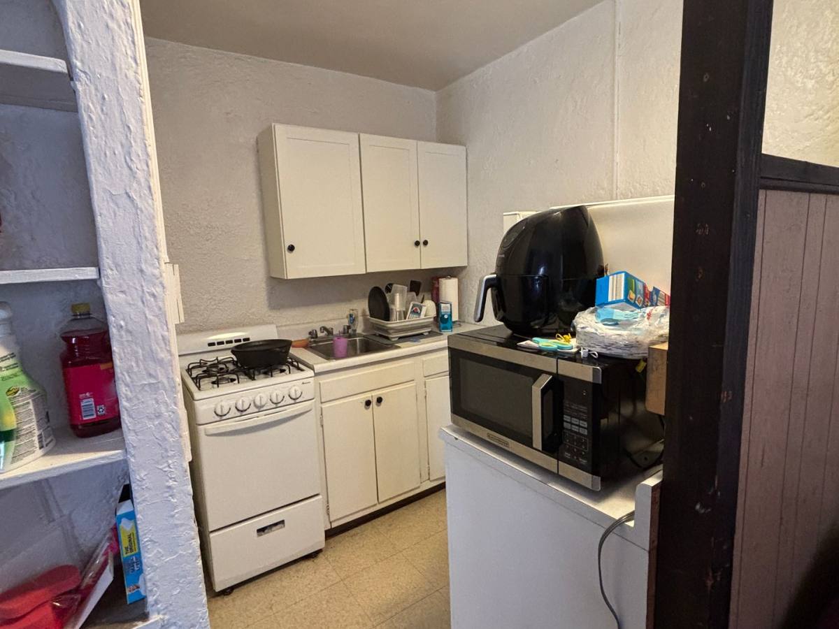 Apartment for rent at 4825 Centre Ave, Pittsburgh, PA 15213