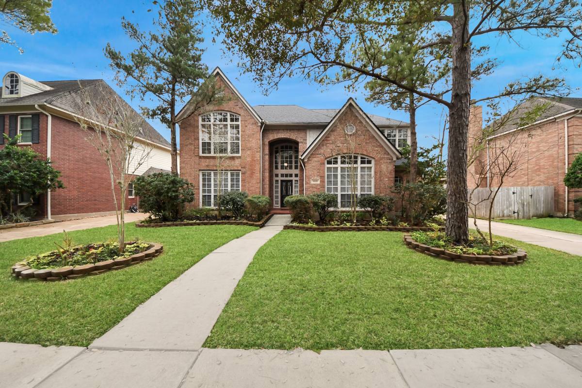 Apartment for rent at 4418 Bermuda Dr, Sugar Land, TX 77479