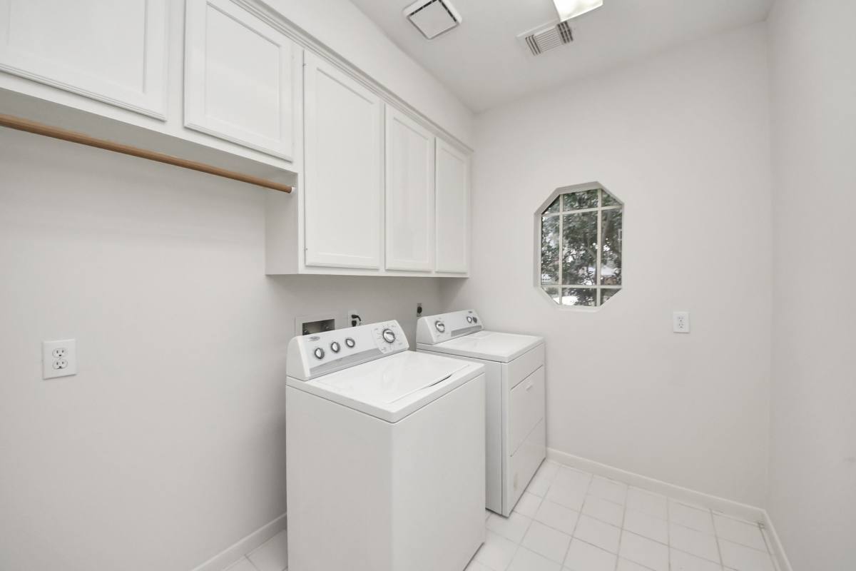 Apartment for rent at 4418 Bermuda Dr, Sugar Land, TX 77479
