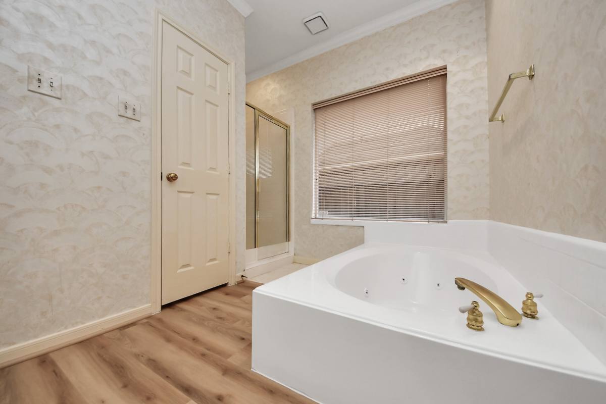 Apartment for rent at 4418 Bermuda Dr, Sugar Land, TX 77479