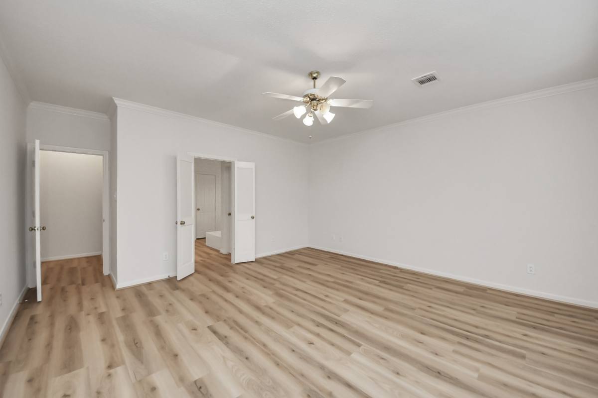 Apartment for rent at 4418 Bermuda Dr, Sugar Land, TX 77479