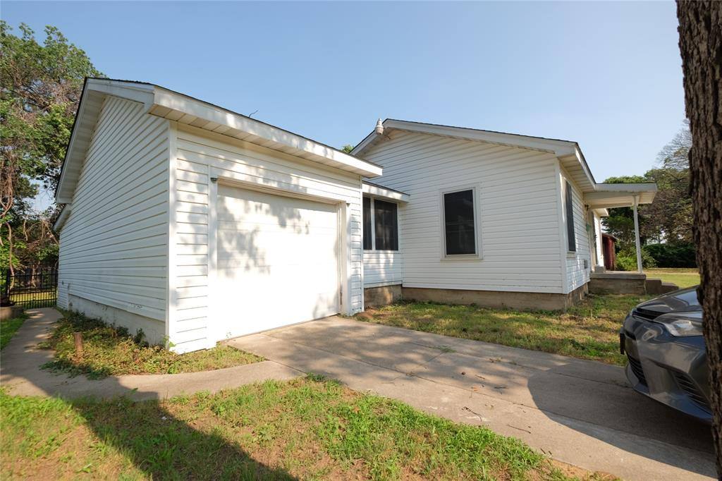 Apartment for rent at 2104 Kings Ave, Haltom City, TX 76117