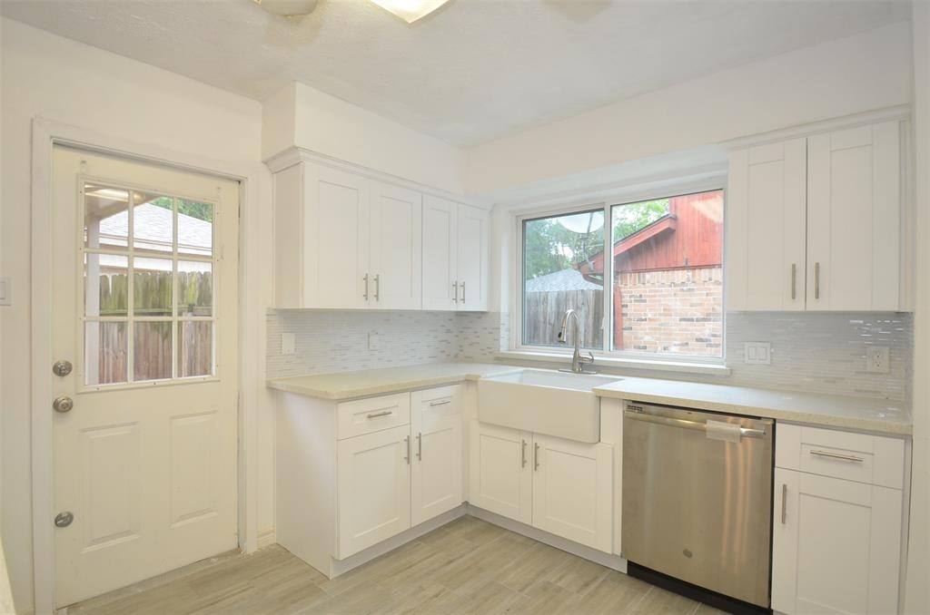 Apartment for rent at 2822 River Birch Dr, Sugar Land, TX 77479