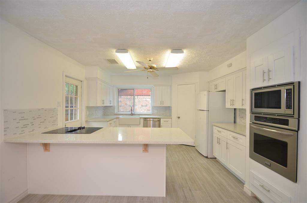 Apartment for rent at 2822 River Birch Dr, Sugar Land, TX 77479