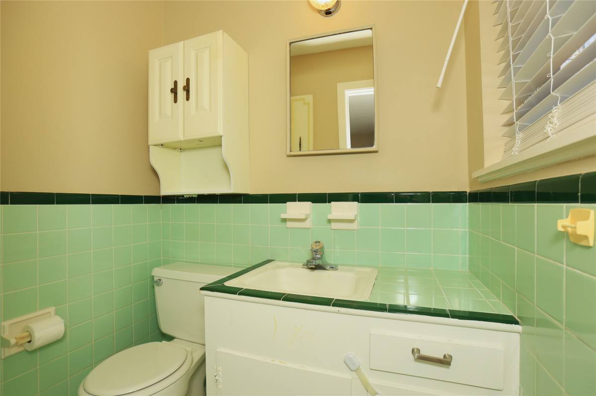 Apartment for rent at 103 E Meadow Lane #103, West Columbia, TX 77486