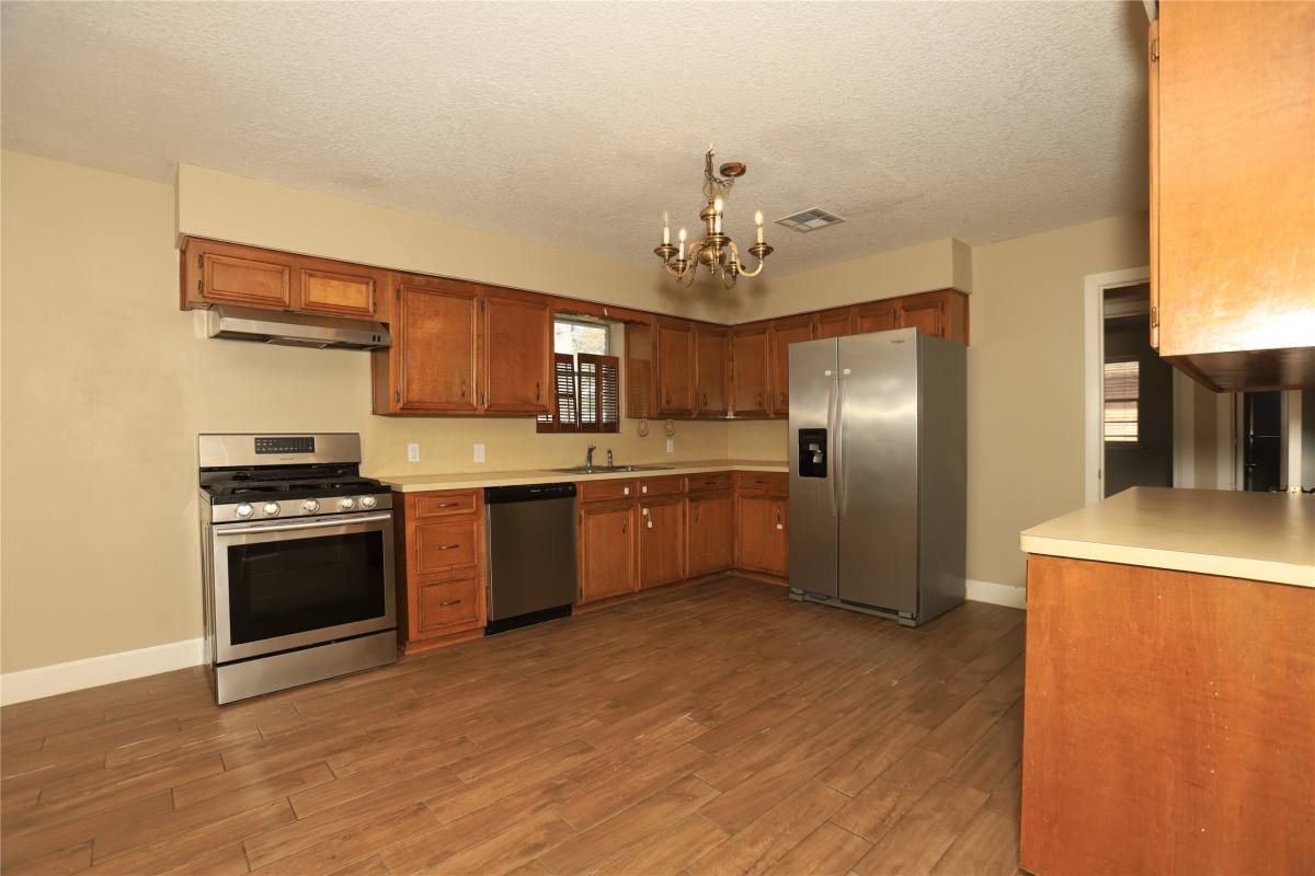 Apartment for rent at 103 E Meadow Lane #103, West Columbia, TX 77486