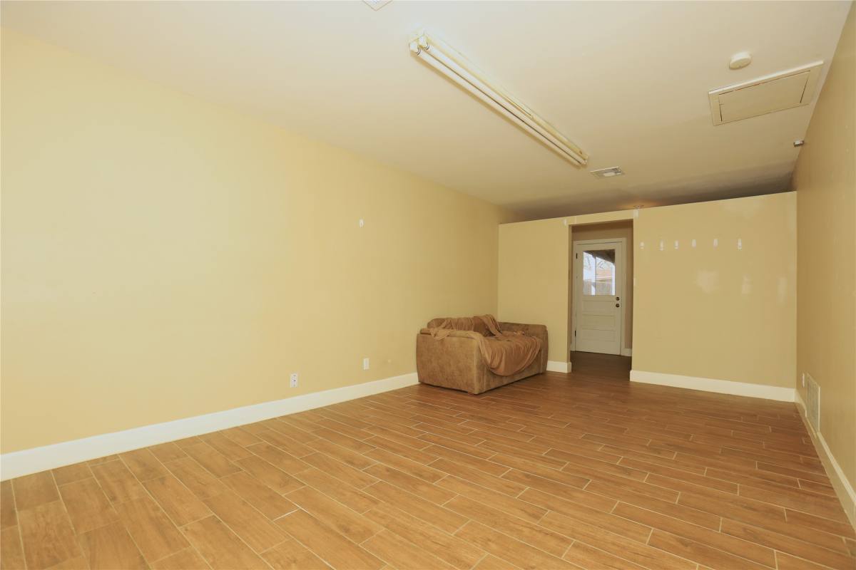 Apartment for rent at 103 E Meadow Lane #103, West Columbia, TX 77486