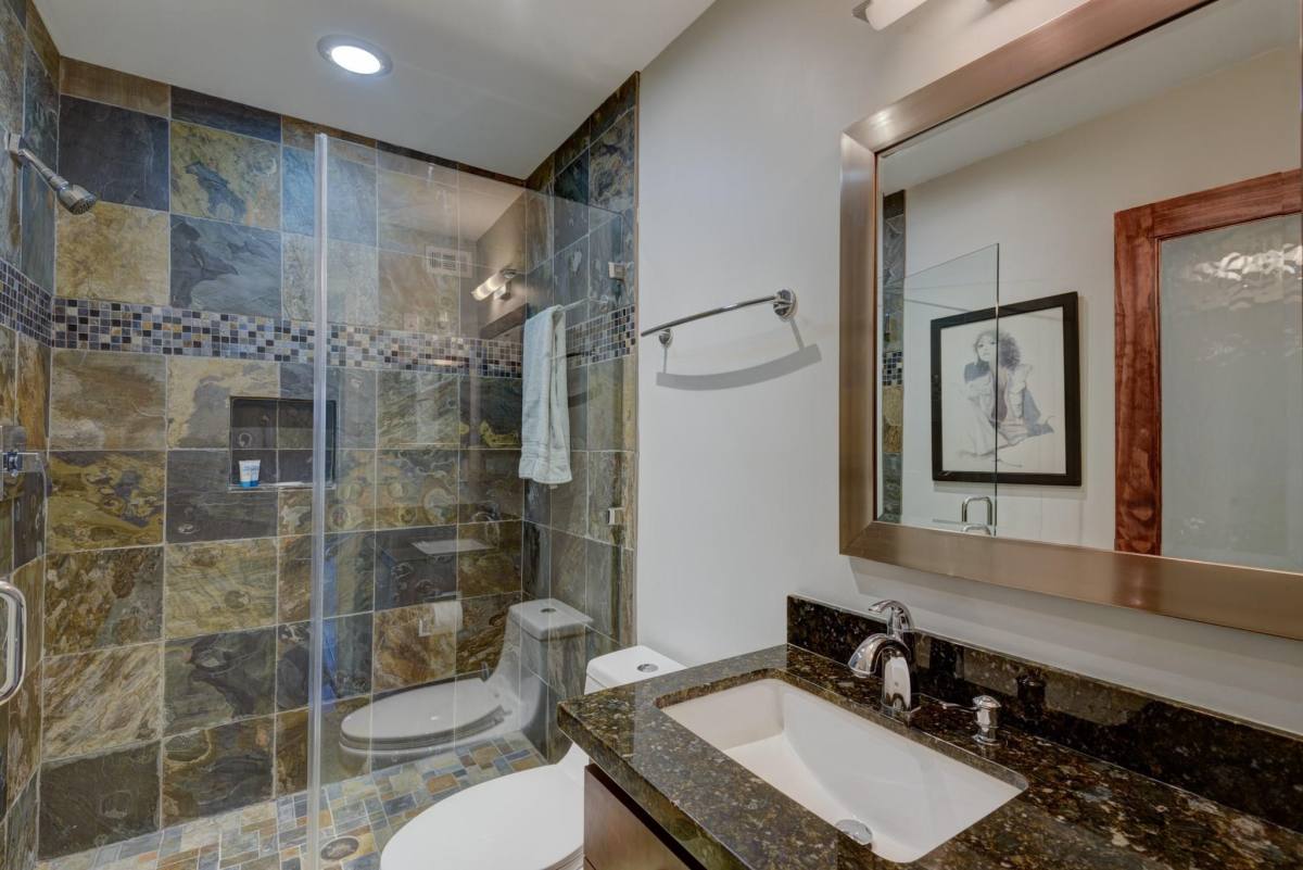 Townhouse for rent at 6480 Bayou Glen Rd, Houston, TX 77057