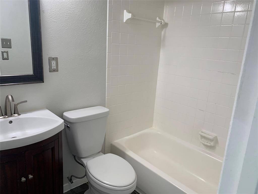 Apartment for rent at 2805 Reagan St #212, Dallas, TX 75219