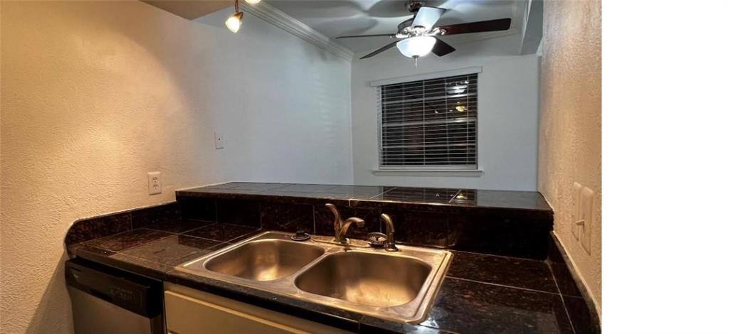 Apartment for rent at 2805 Reagan St #212, Dallas, TX 75219