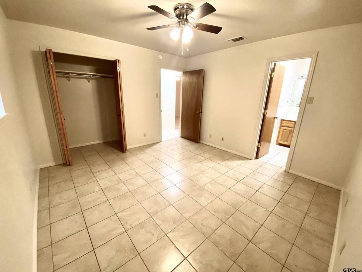 Apartment for rent at 9650 Front St, Murchison, TX 75778