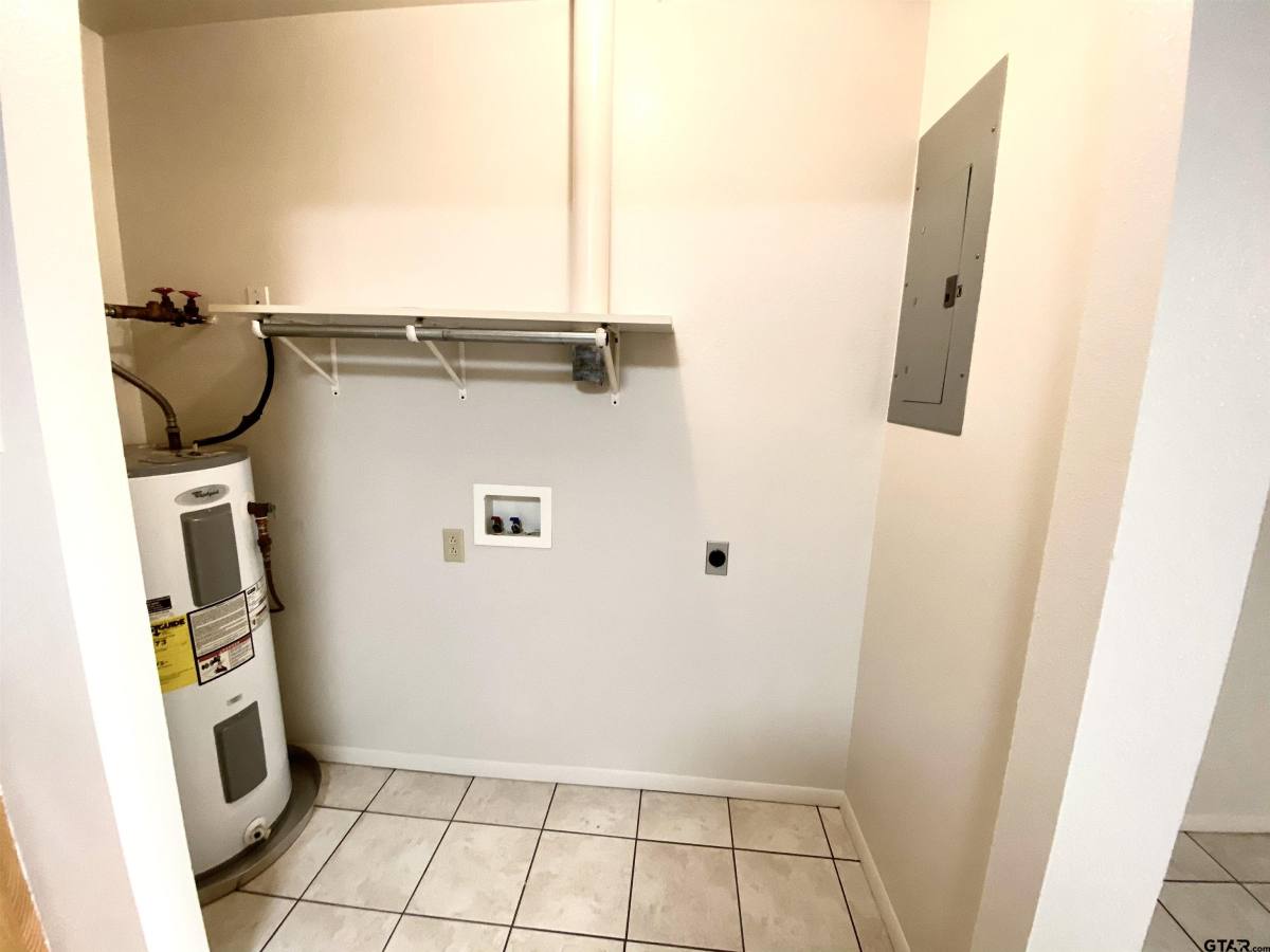Apartment for rent at 9650 Front St, Murchison, TX 75778
