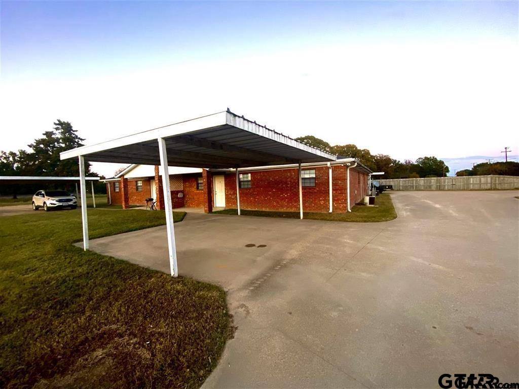 Apartment for rent at 9650 Front St, Murchison, TX 75778