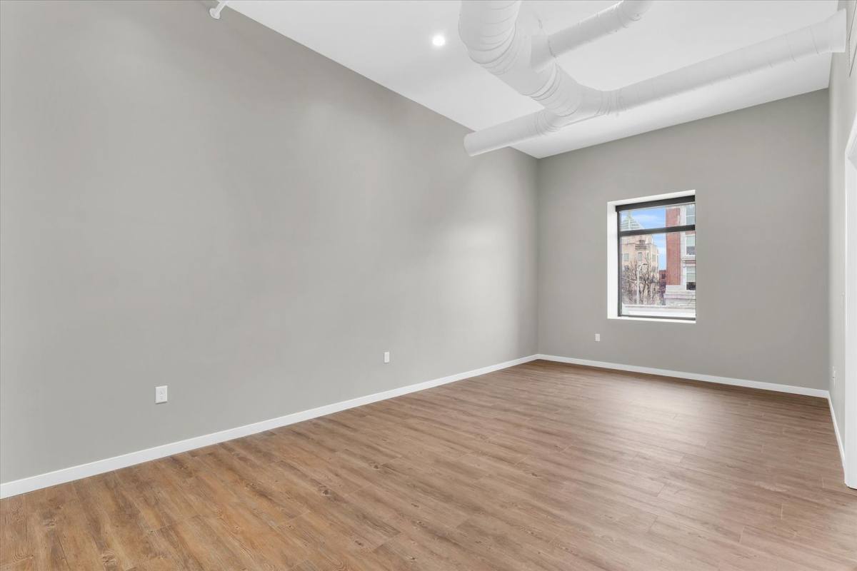 Apartment for rent at 209 N Neil St, Champaign, IL 61820