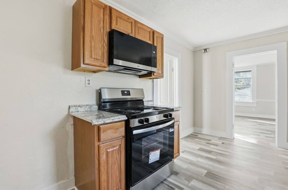 Apartment for rent at 1303 E 33rd St, Savannah, GA 31404