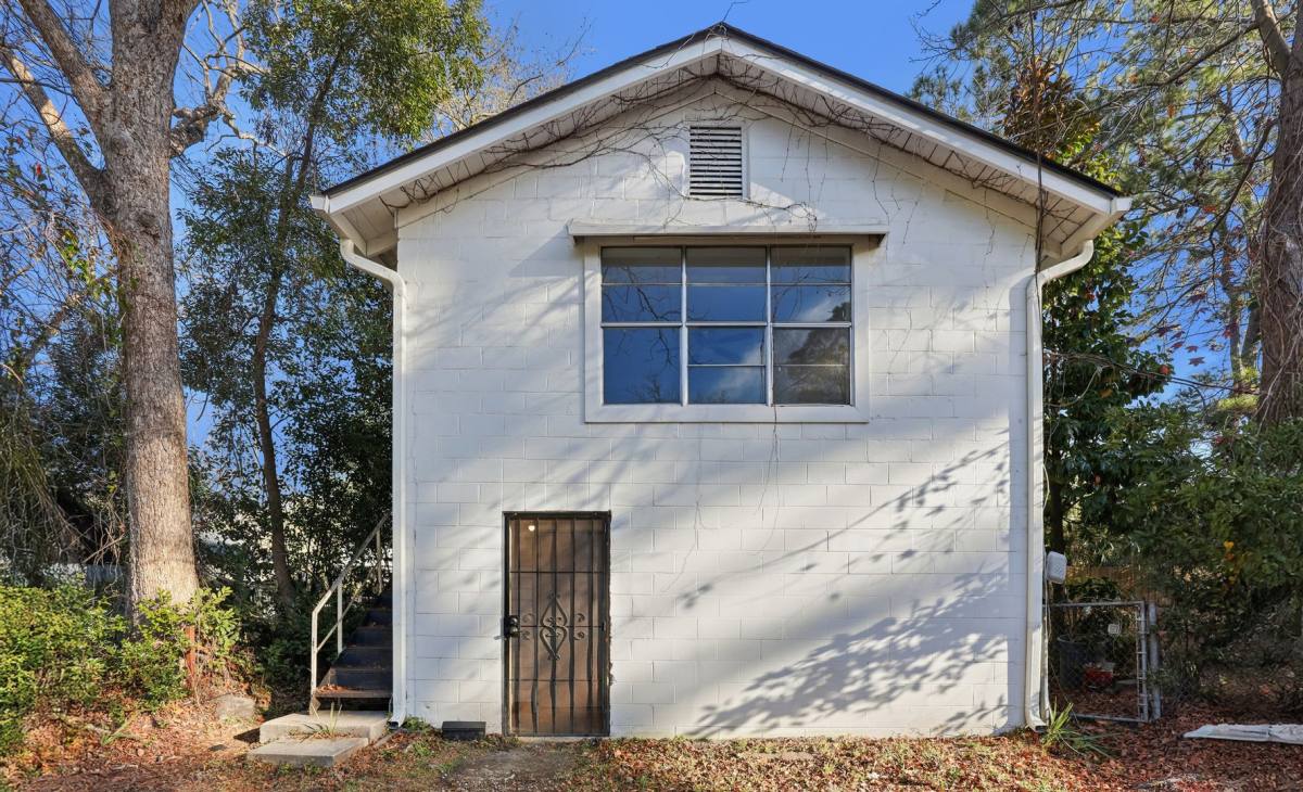 Apartment for rent at 1303 E 33rd St, Savannah, GA 31404
