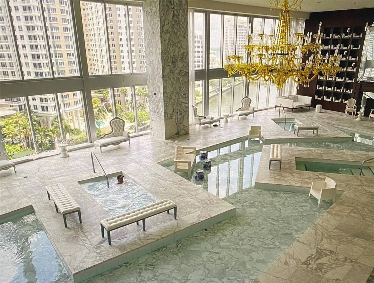 Apartment for rent at 495 Brickell Ave #2610, Miami, FL 33131