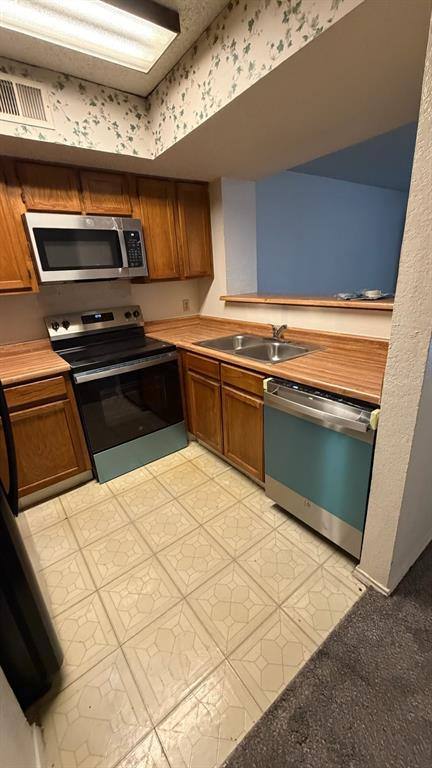 Condo for rent at 2300 Balsam Dr #2300G102, Arlington, TX 76006