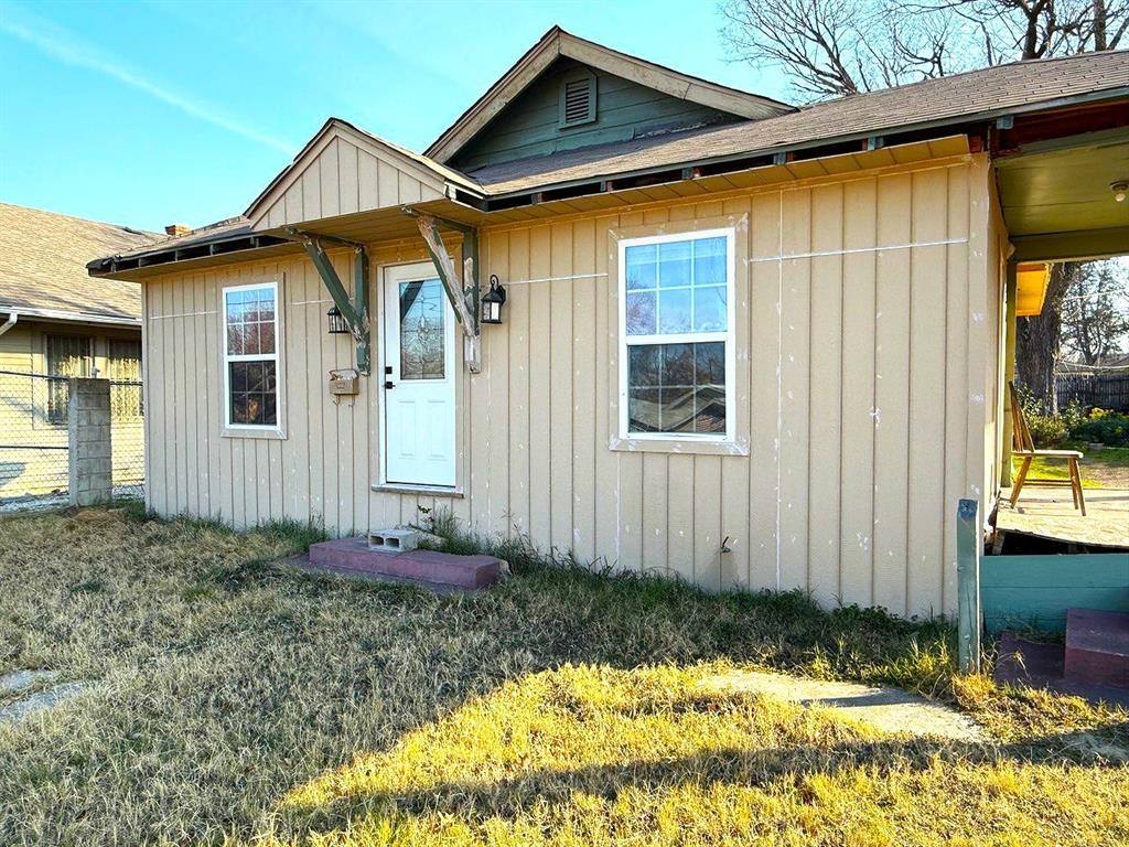 Apartment for rent at 2406 S Marsalis Ave, Dallas, TX 75216