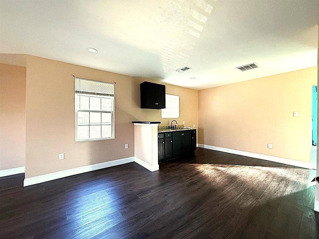 Apartment for rent at 2406 S Marsalis Ave, Dallas, TX 75216