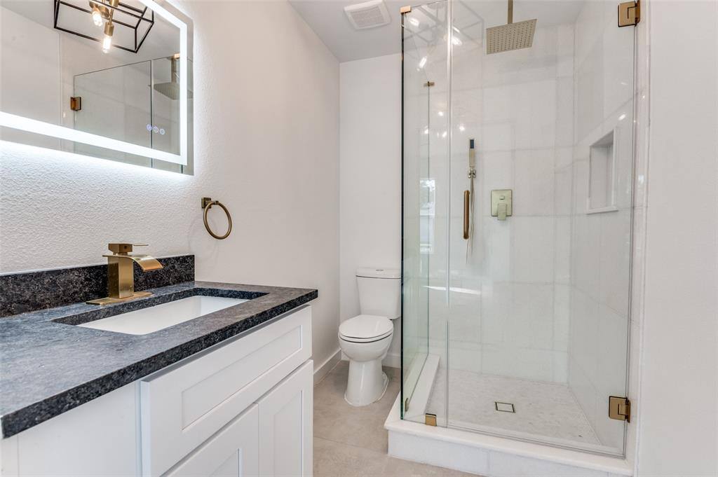 Apartment for rent at 2503 Stovall Dr, Dallas, TX 75216
