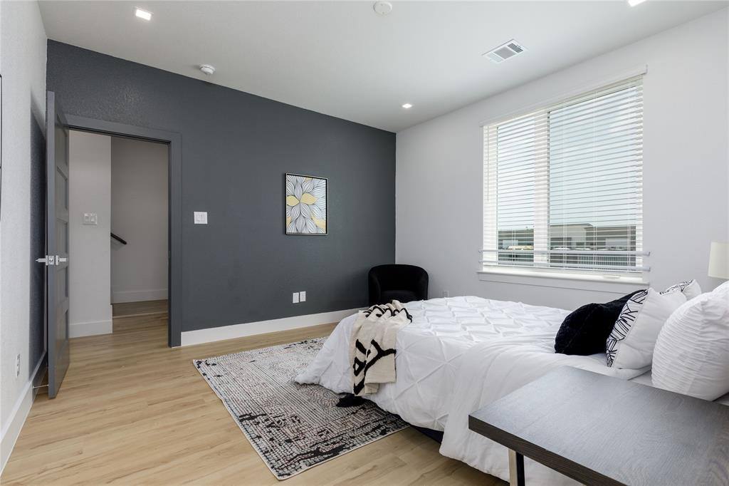 Townhouse for rent at 2801 Weisenberger St #101, Fort Worth, TX 76107