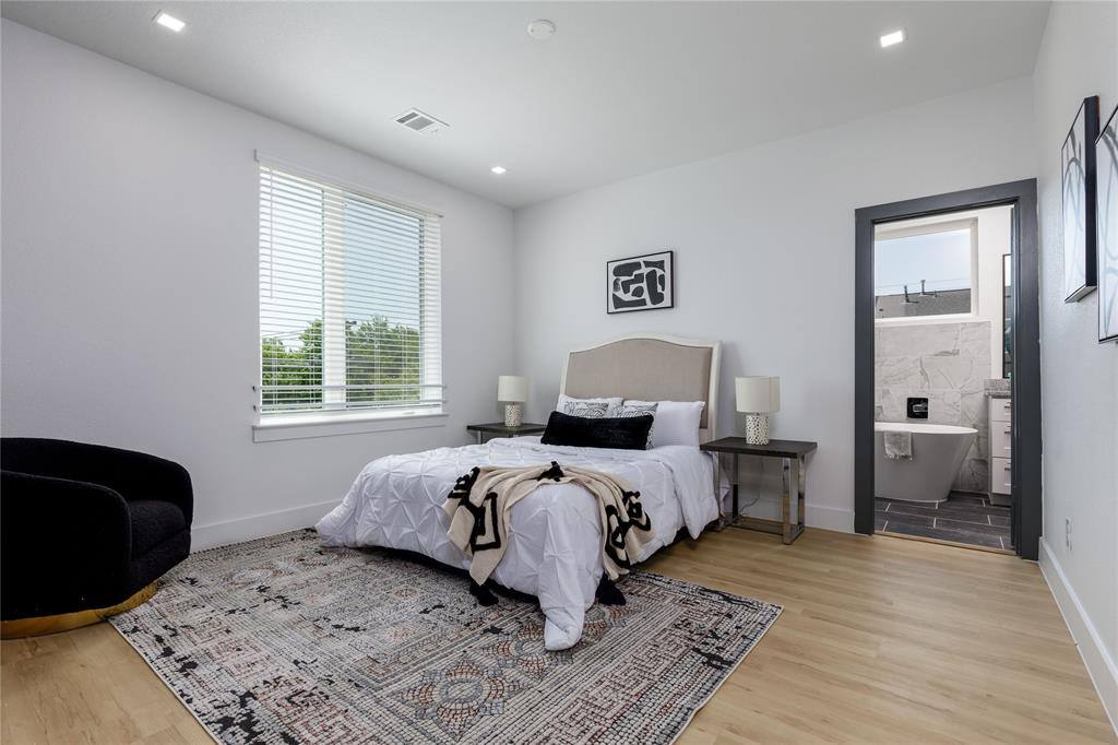 Townhouse for rent at 2801 Weisenberger St #101, Fort Worth, TX 76107
