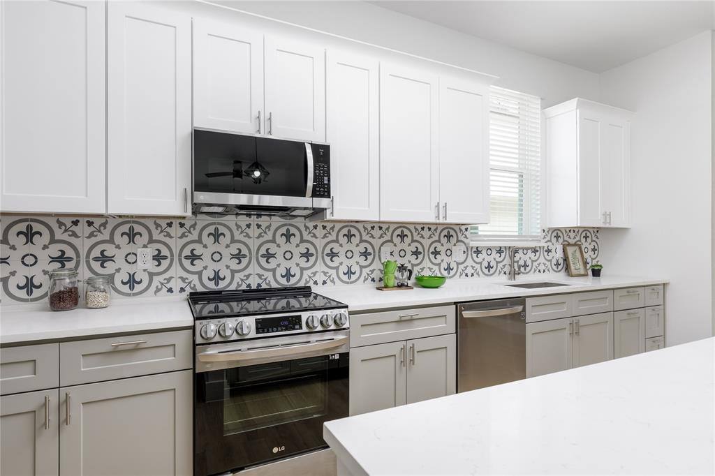Townhouse for rent at 2801 Weisenberger St #101, Fort Worth, TX 76107