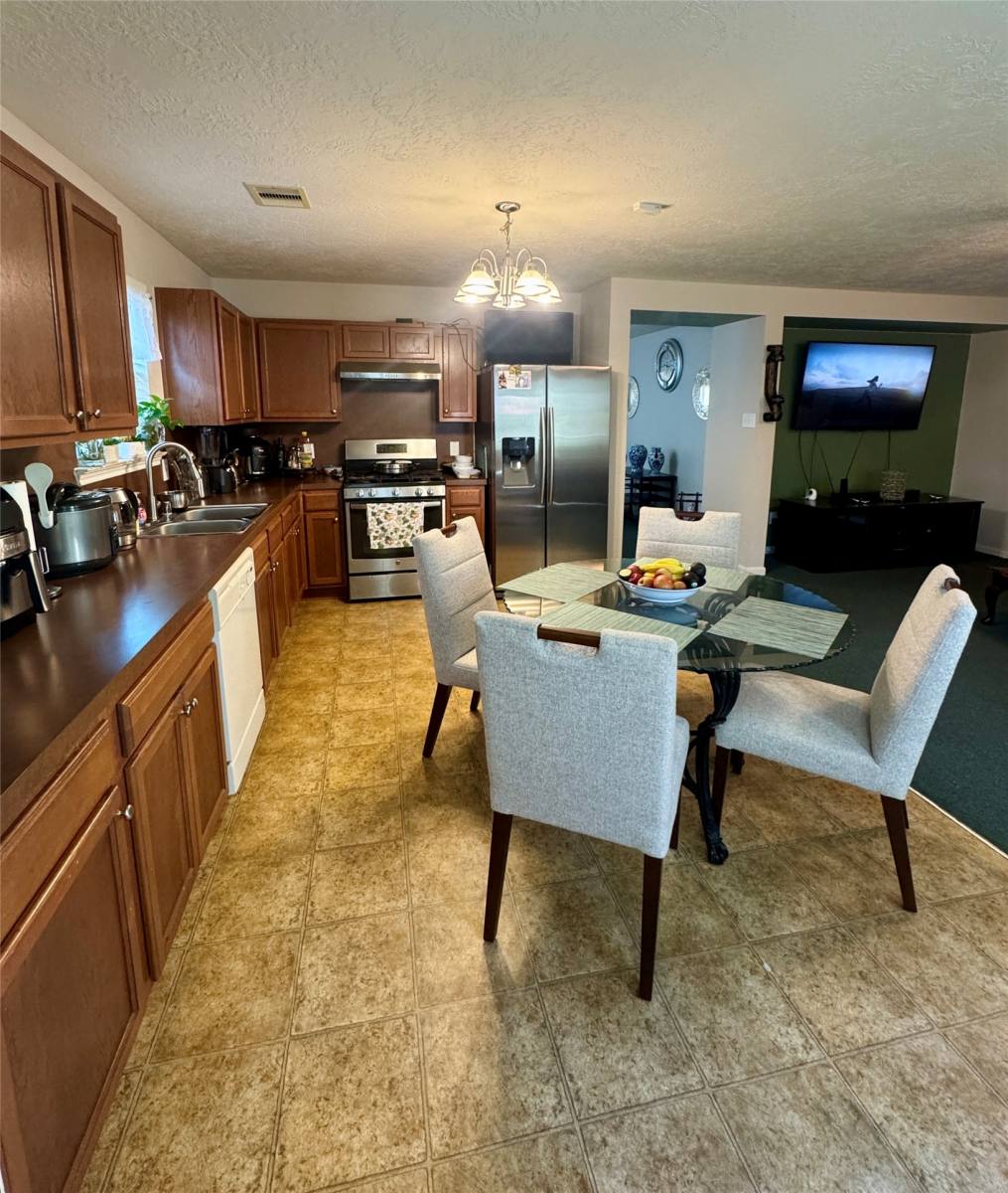 Apartment for rent at 7130 Liberty Creek Trail, Houston, TX 77049