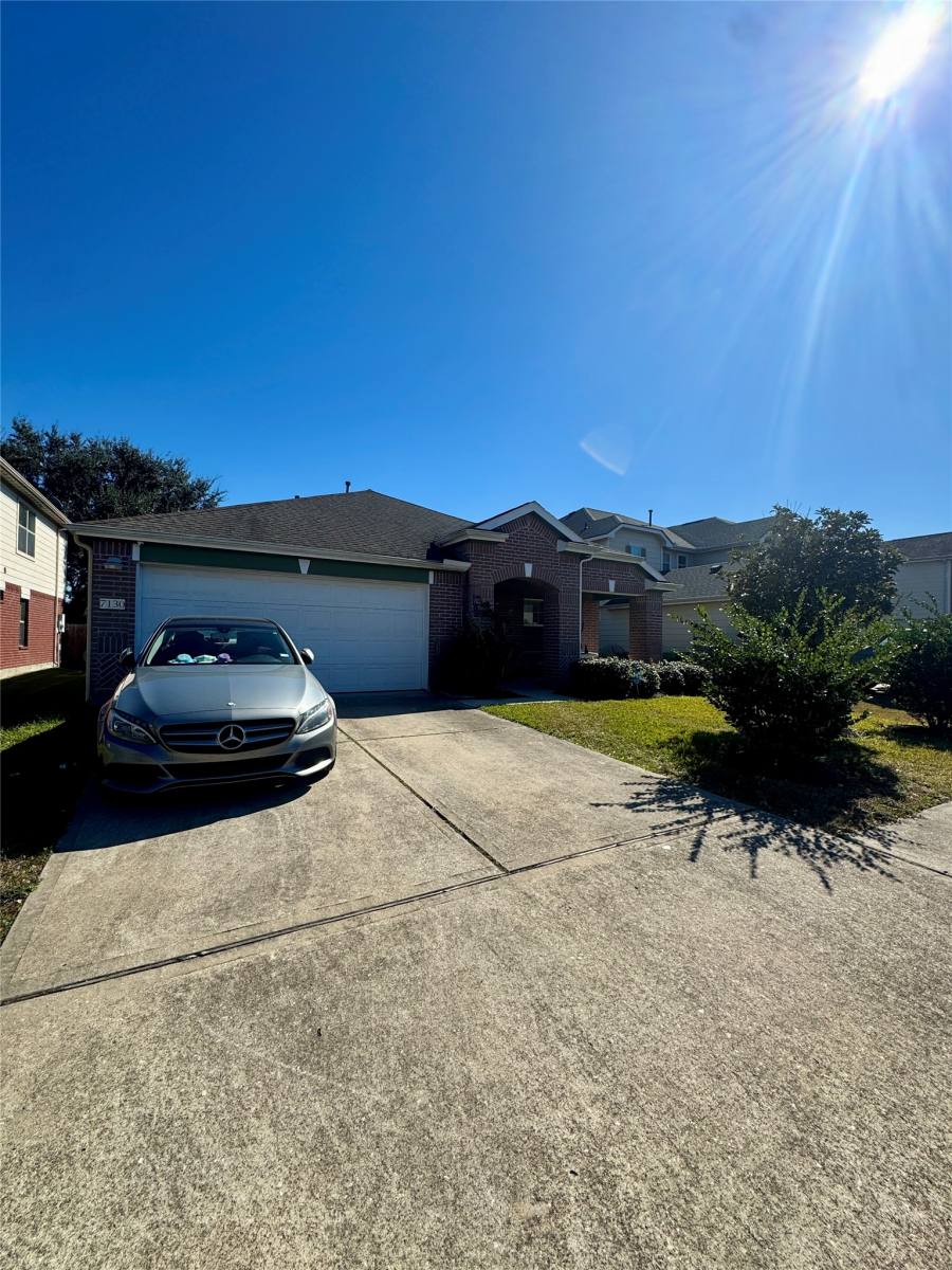 Apartment for rent at 7130 Liberty Creek Trail, Houston, TX 77049