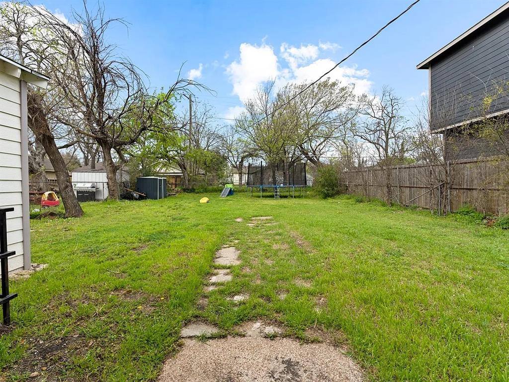 Apartment for rent at 2819 Alabama Ave, Dallas, TX 75216