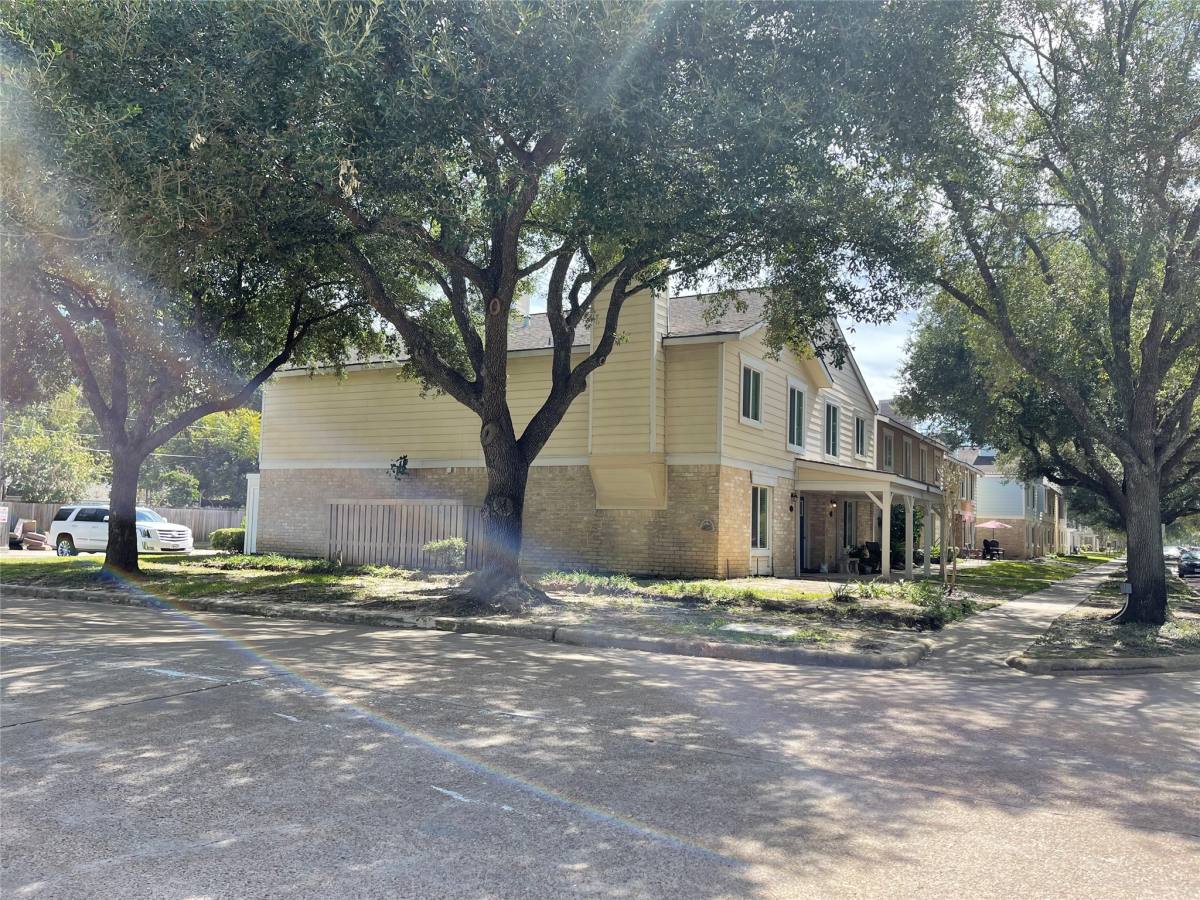 Townhouse for rent at 766 Memorial Mews St #766B, Houston, TX 77079