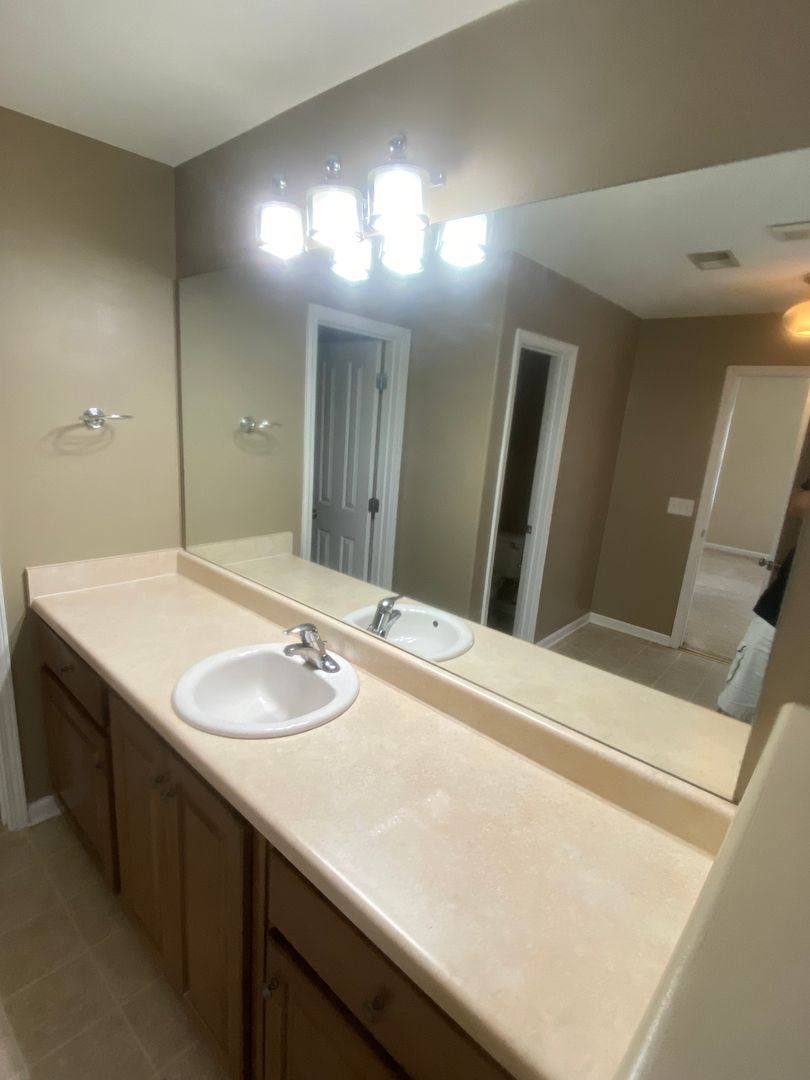 House for rent at 240 Summer Hill Way, Richmond Hill, GA 31324