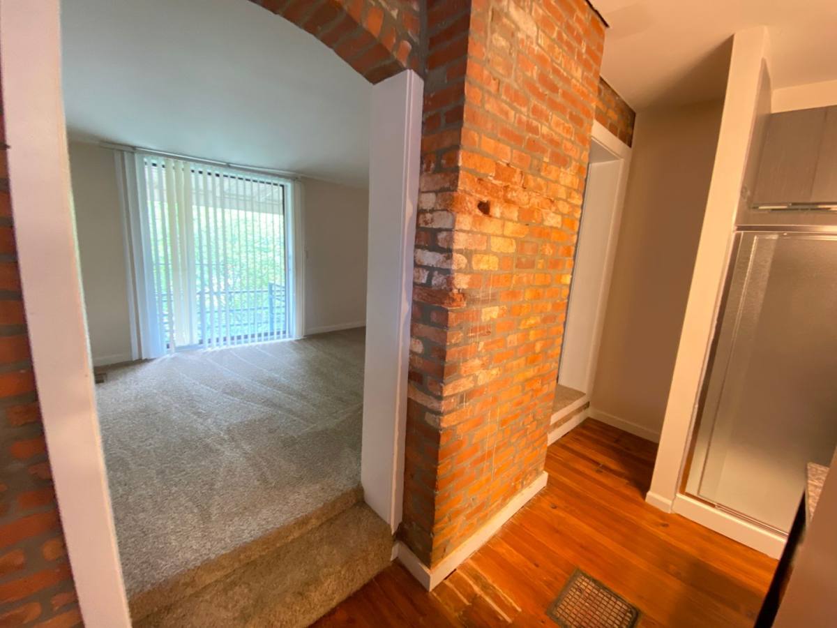 Apartment for rent at 884-886 Hunter Ave, Columbus, OH 43215