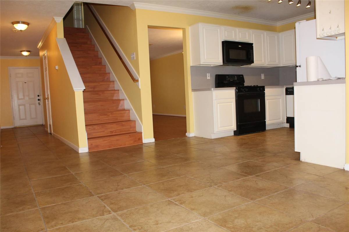 Apartment for rent at 14611 Crosshaven Dr, Houston, TX 77015