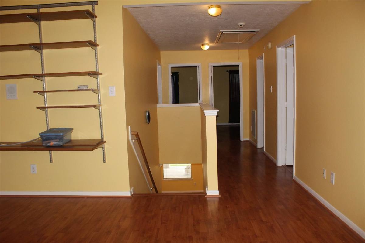 Apartment for rent at 14611 Crosshaven Dr, Houston, TX 77015
