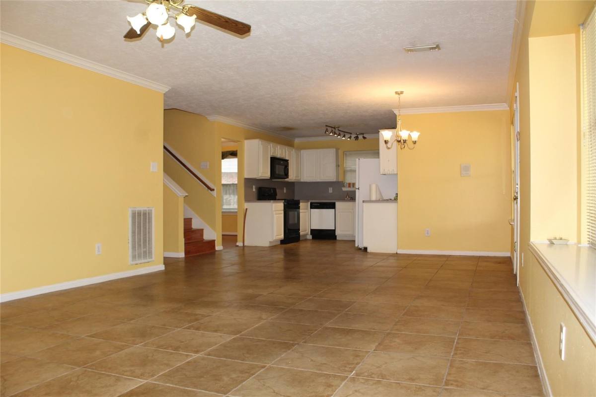 Apartment for rent at 14611 Crosshaven Dr, Houston, TX 77015