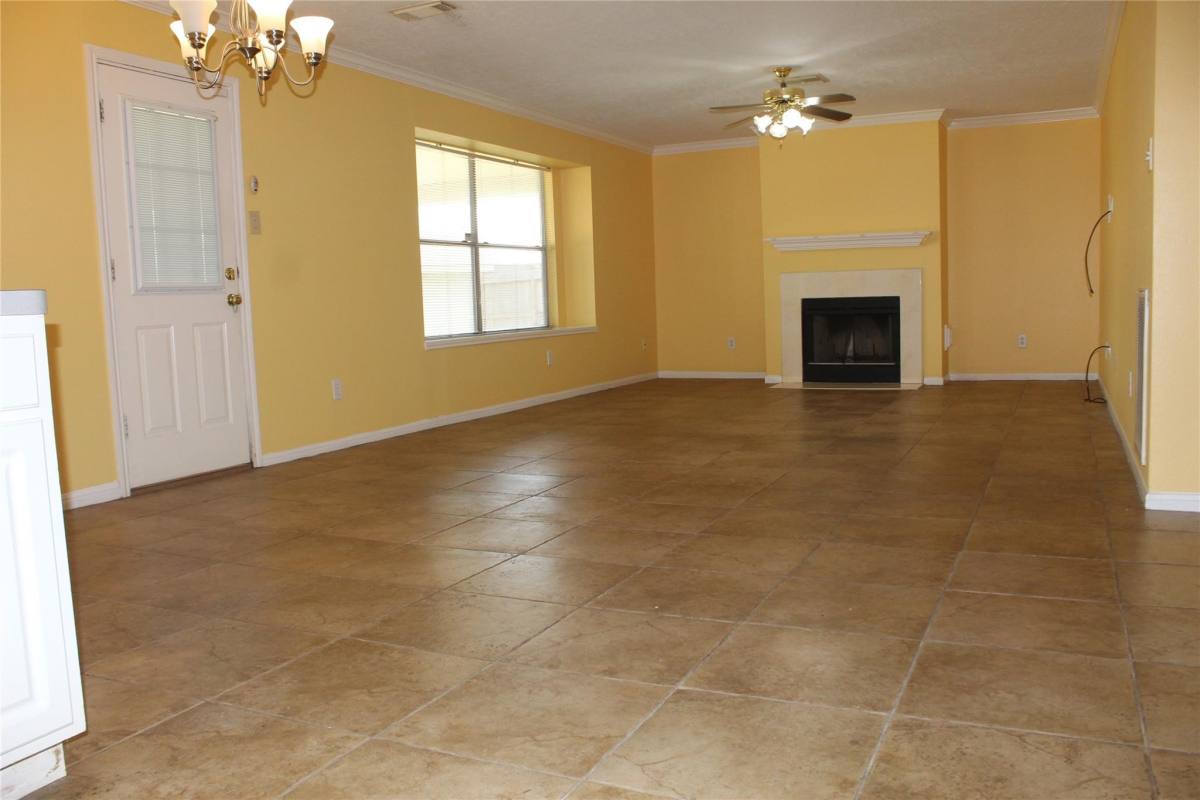 Apartment for rent at 14611 Crosshaven Dr, Houston, TX 77015