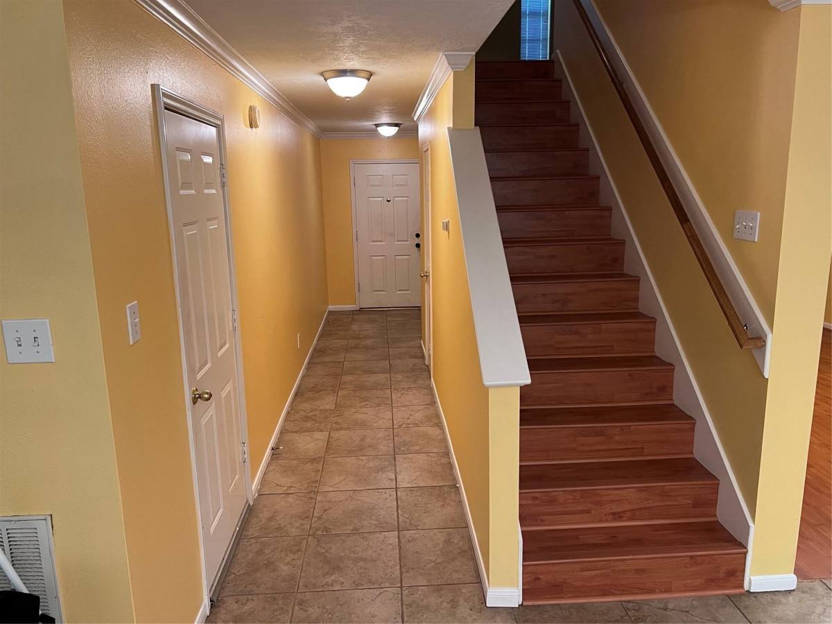 Apartment for rent at 14611 Crosshaven Dr, Houston, TX 77015