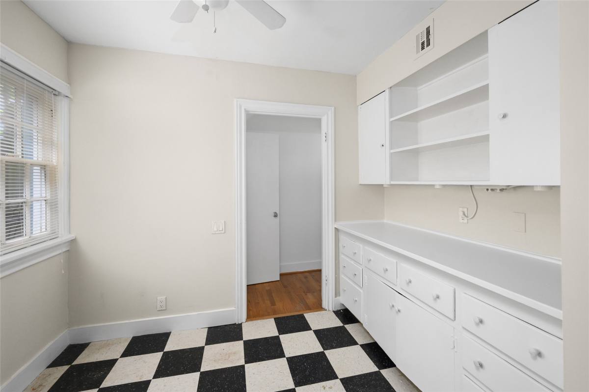 Apartment for rent at 1955 Lexington St #1955A, Houston, TX 77098